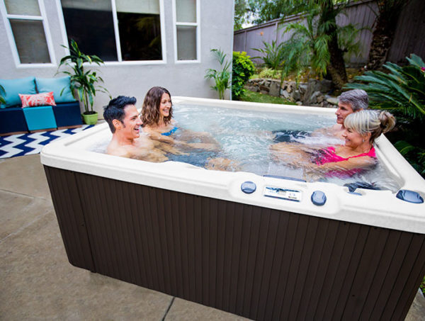 Spa prêt à l'emploi Lifesmart LS350 Plus pour 5 personnes et 28 jets 182cm x 205cm