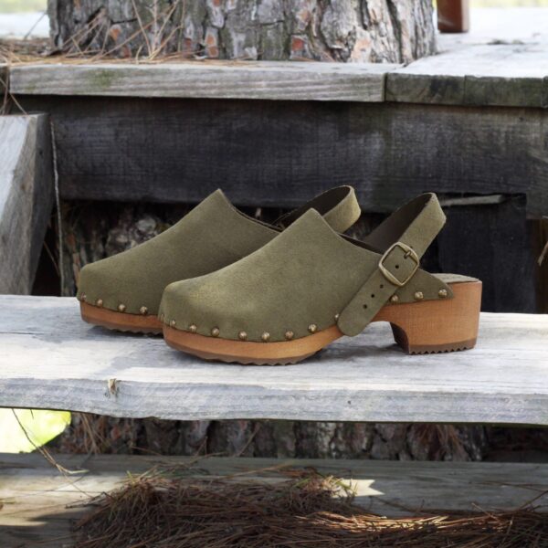 Sabots bois brides cuir daim kaki