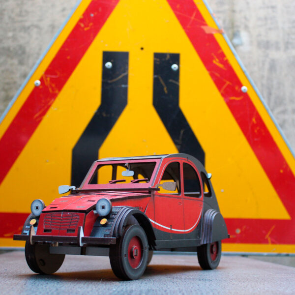 Voiture 2 CV personnalisée