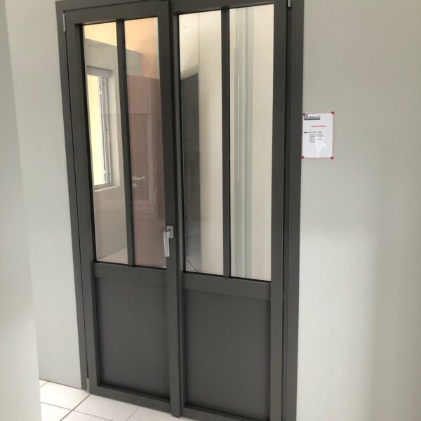 Porte-fenêtre en aluminium