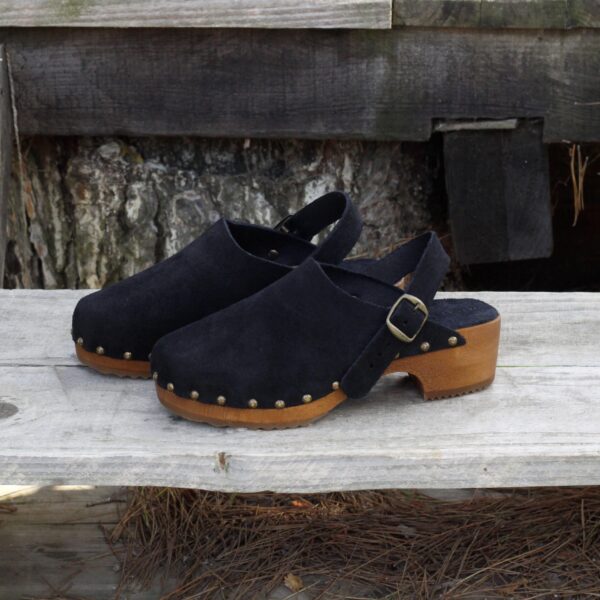 Sabots bois brides cuir daim noir