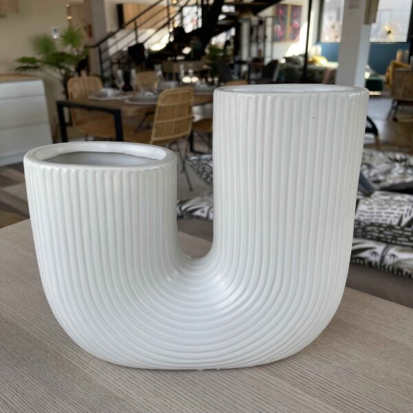Vase en grès blanc cassé H24