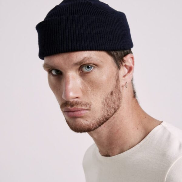 Le bonnet de la Marine Nationale bleu ancre