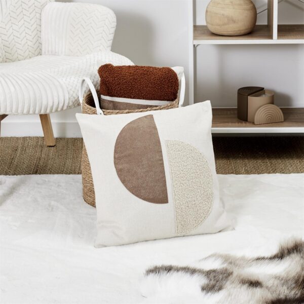 Grand coussin beige bouclette 40×40