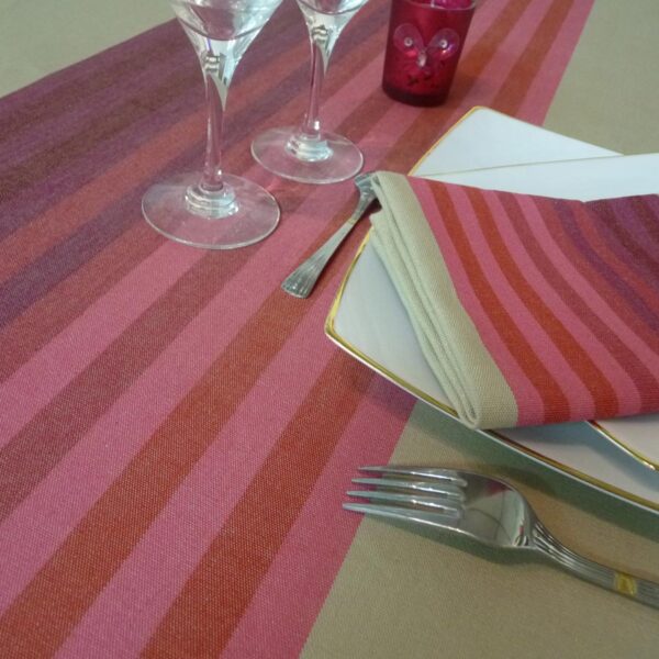 Nappe de table carmin AUTHENTIQUE