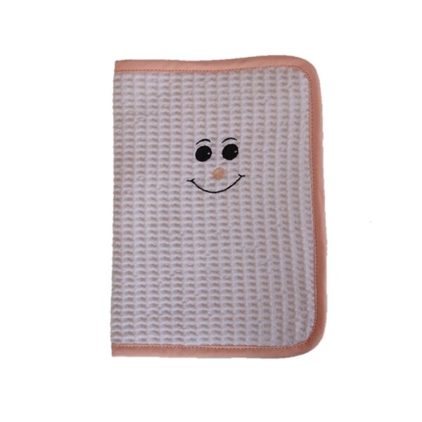Protège carnet de santé en nid d’abeille blanc broderie visage