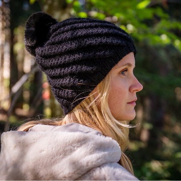 Bonnet alpaga noir – pompon noir