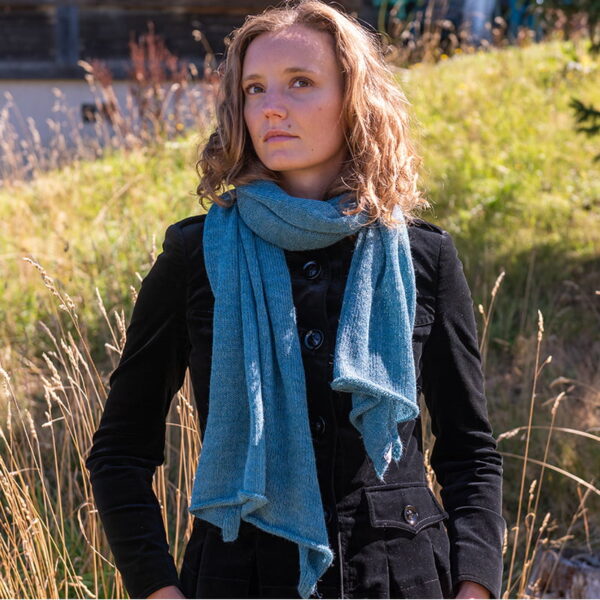 Écharpe alpaga tricotée bleue Inès