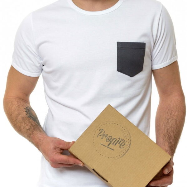 Le t-shirt fabriqué en France – Blanc poche grise