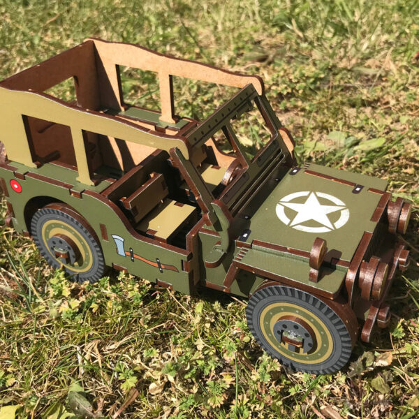 Trophée en bois Voiture militaire
